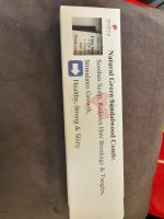 مشط خشب الصندل الأخضر الطبيعي من Strawberry Y – واسع الأسنان لتفكيك التشابك وتحفيز فروة الرأس - الصورة 8